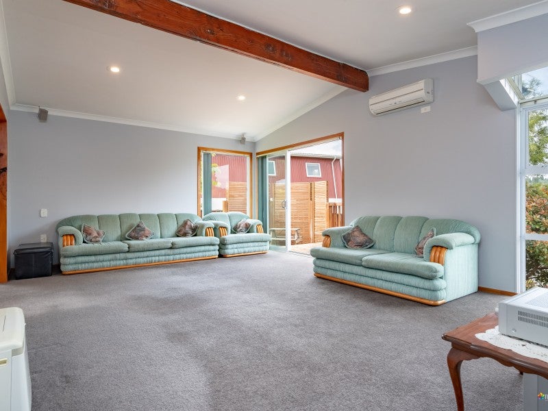 13 Radiata Grove, Brown Owl, Upper Hutt - Carousel 2