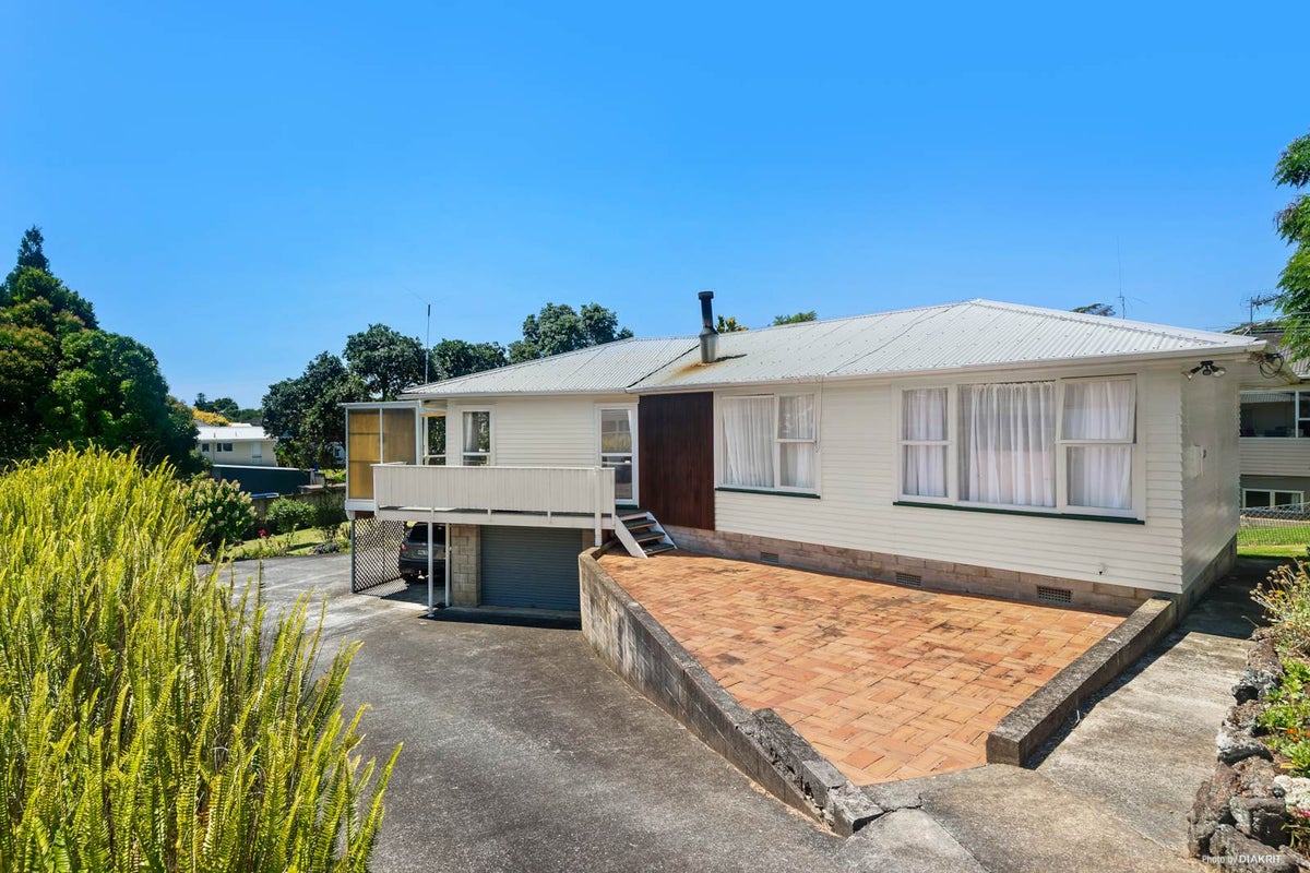 25A Rodney Street, Howick, Auckland - Carousel 1