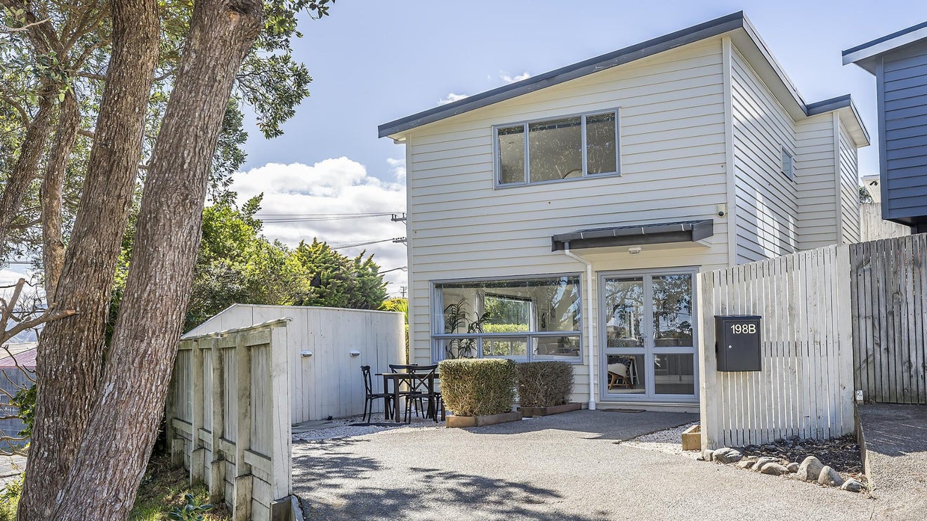 198B Helston Road, Paparangi, Wellington - Carousel 1