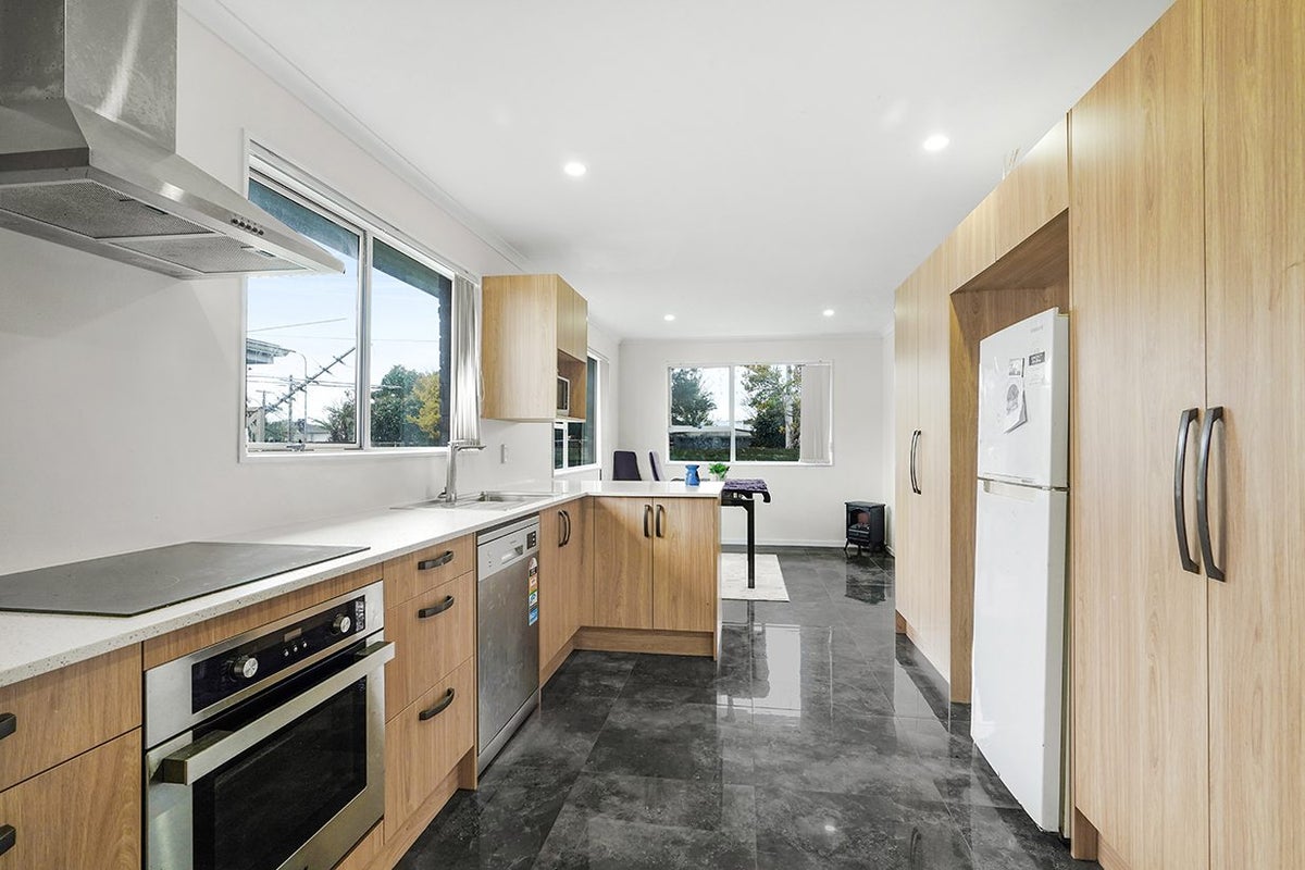 29 Wall Street, Nawton, Hamilton - Carousel 2
