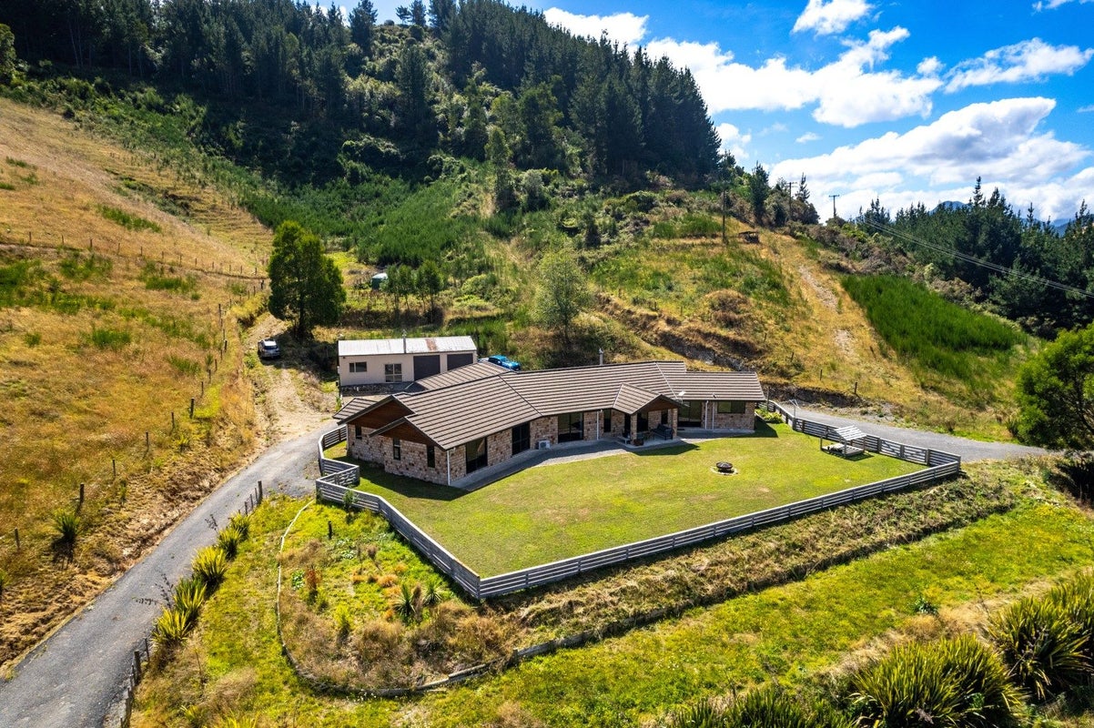 6411 State Highway 6, Rai Valley - Carousel 1