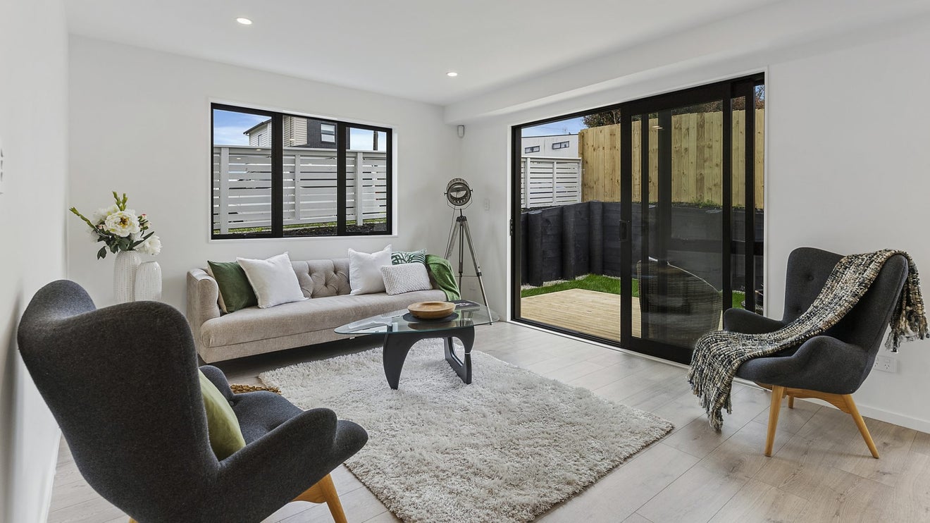 32B Apirana Avenue, Glen Innes, Auckland - Carousel 1