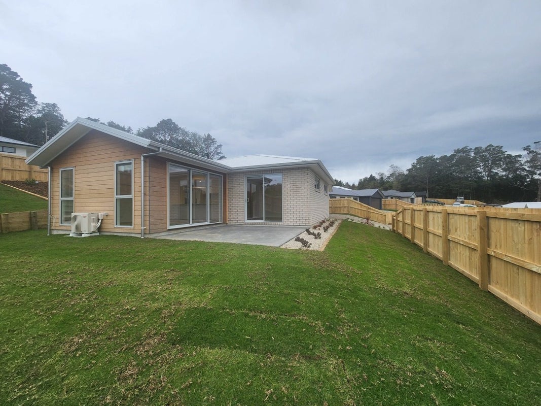 1 Monterey Rise, TE KAMO, WHANGAREI - Carousel 2