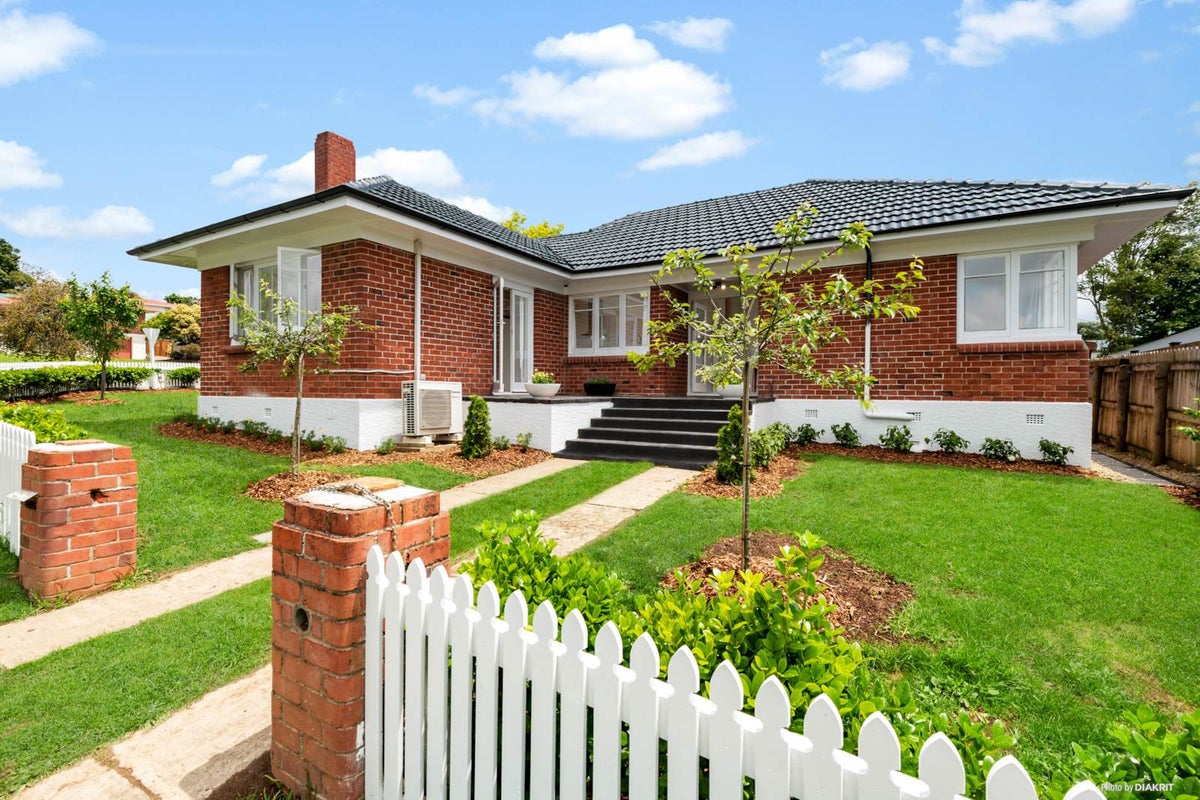 287 Upper Queen Street, Pukekohe, Pukekohe - Carousel 1