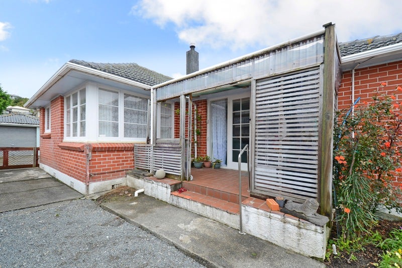 207 Stokes Valley Road, Stokes Valley, Lower Hutt - Carousel 2