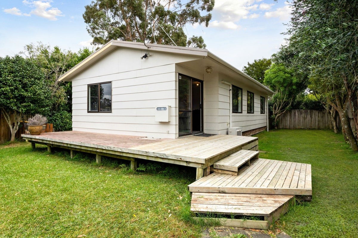 62 Garland Drive, St Andrews, Hamilton - Carousel 1