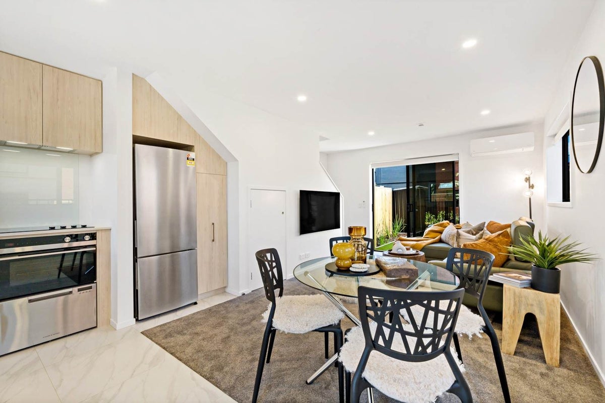1/51 Te Kanawa Crescent, Henderson, Auckland - Carousel 1