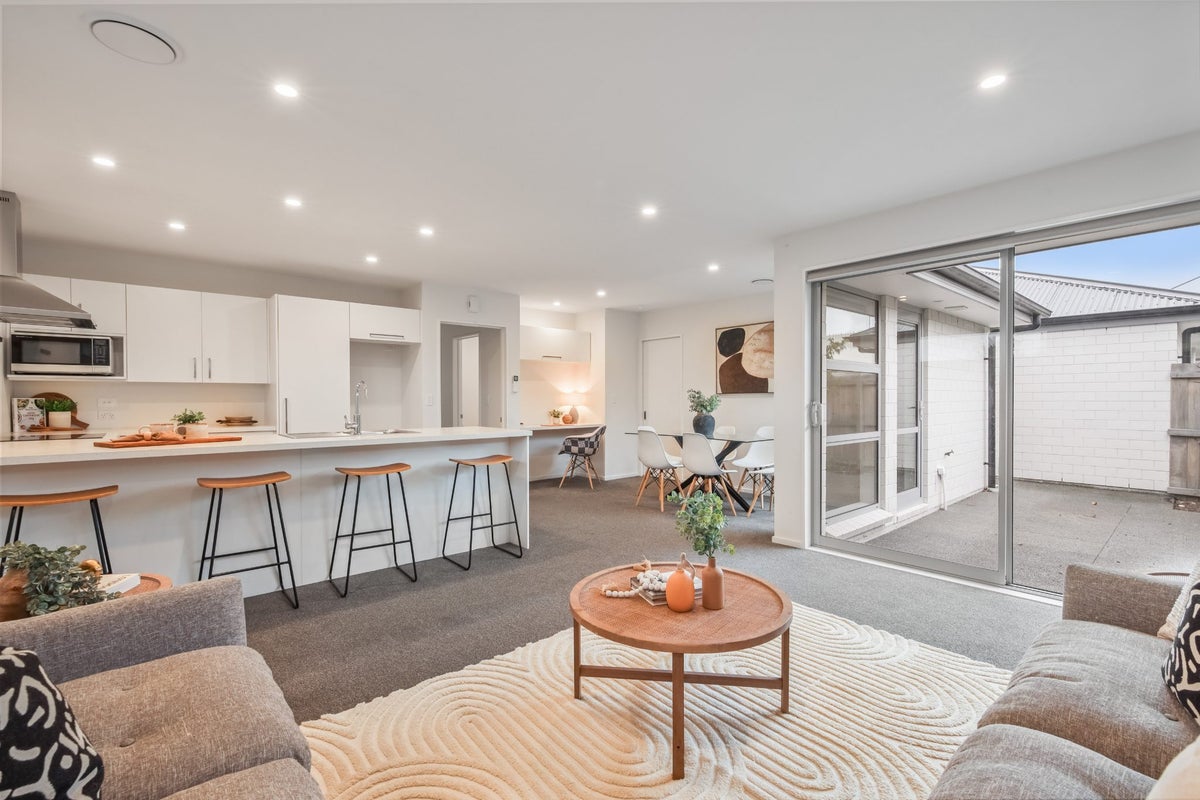 4/100 Main North Road, Papanui, Christchurch City, Canterbury - Carousel 2