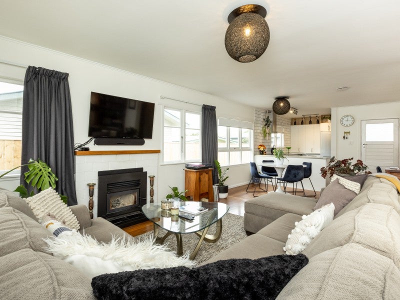7 Fleming Crescent, Maraenui, Napier - Carousel 2