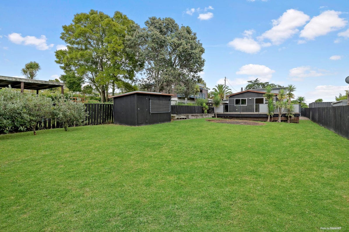27 Rata Road, Stanmore Bay, Whangaparaoa - Carousel 1