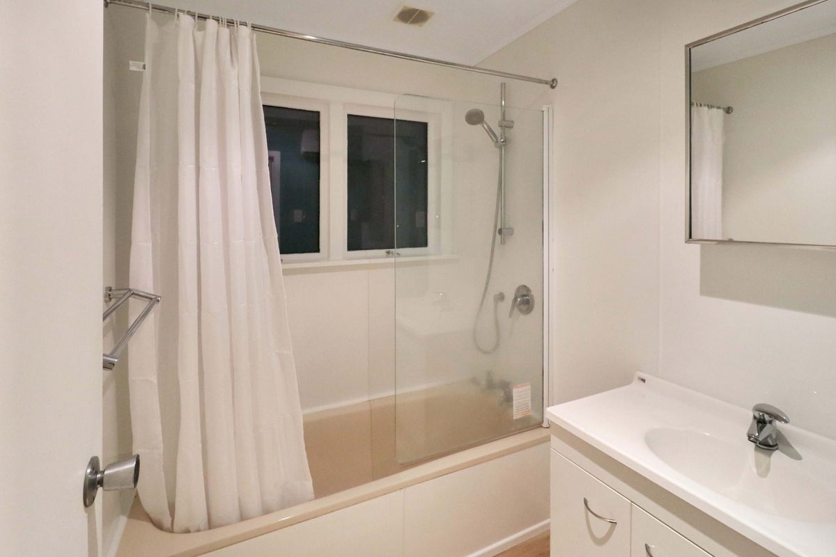 58 Aniseed Grove, Timberlea, Upper Hutt - Carousel 13