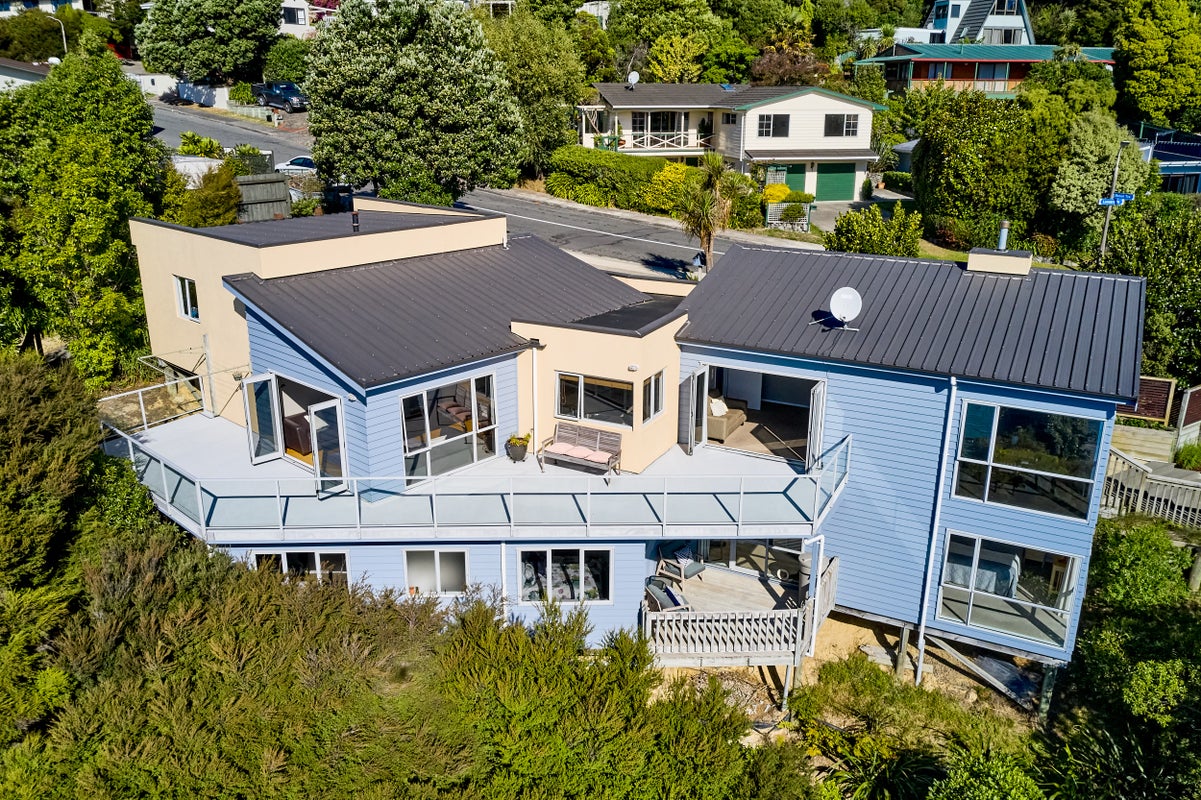 18 Leeward Drive, Whitby, Porirua - Carousel 2