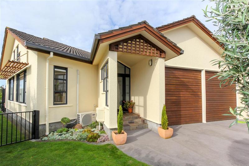 10 Frank Frethey Place, Highlands Park, New Plymouth - Carousel 2