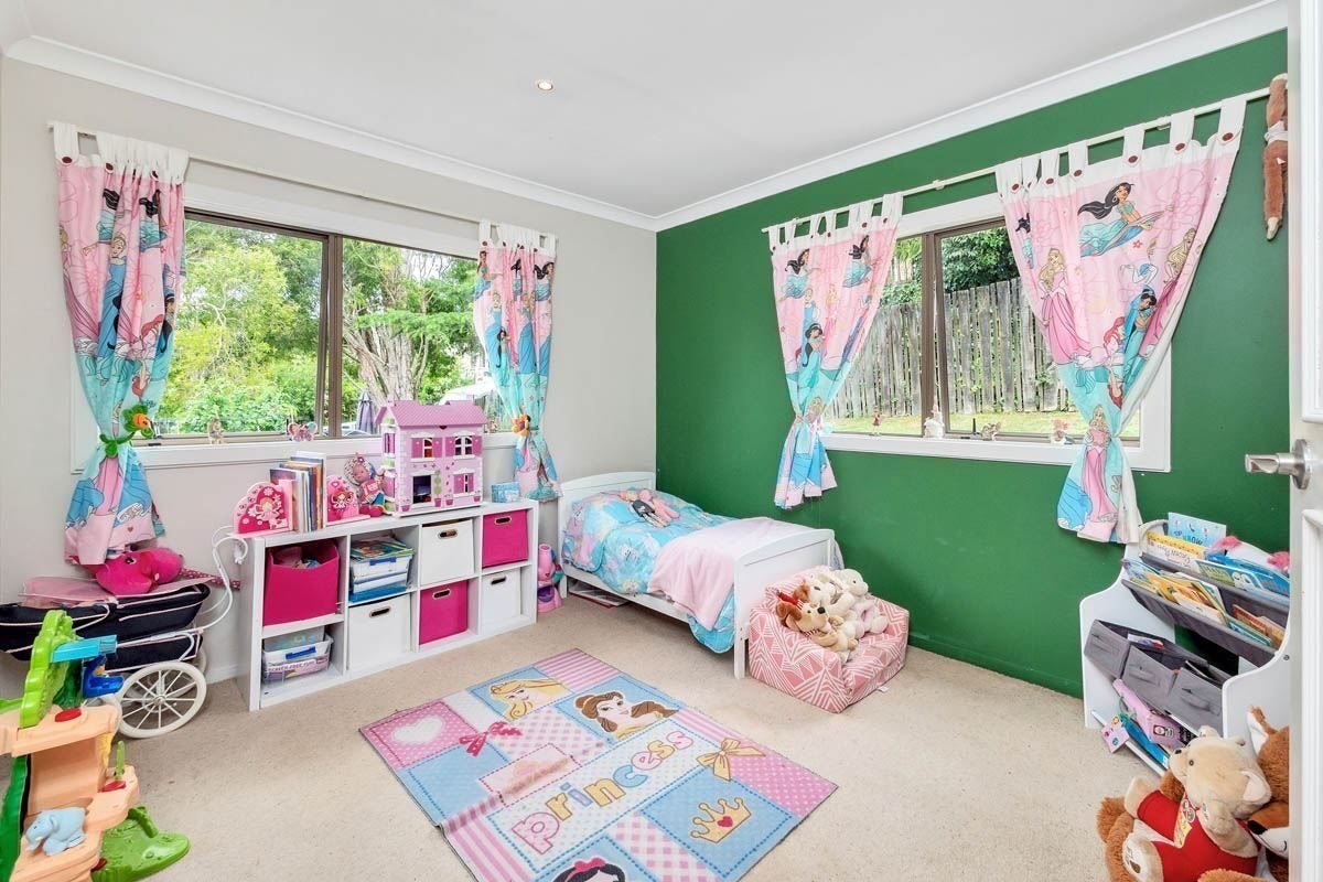 2 Hollyhock Place, Browns Bay, Auckland - Carousel 15