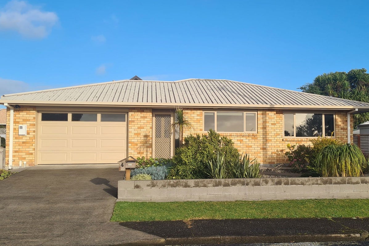 4 Aotea Street, Welbourn, New Plymouth - Carousel 1