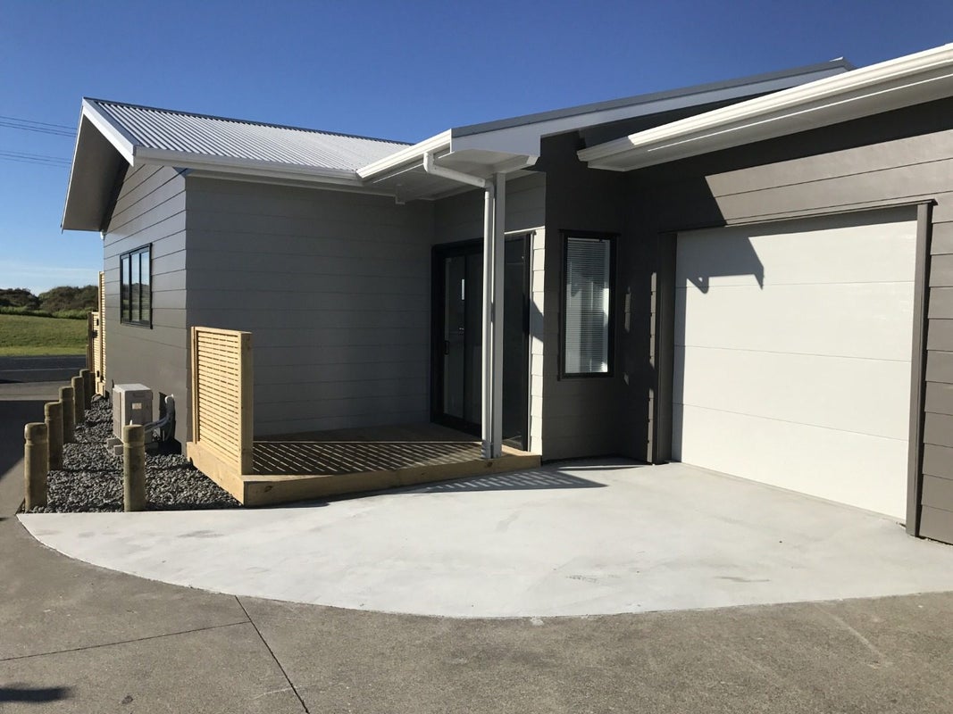 586 Papamoa Beach Road, Papamoa Beach, Papamoa - Carousel 1