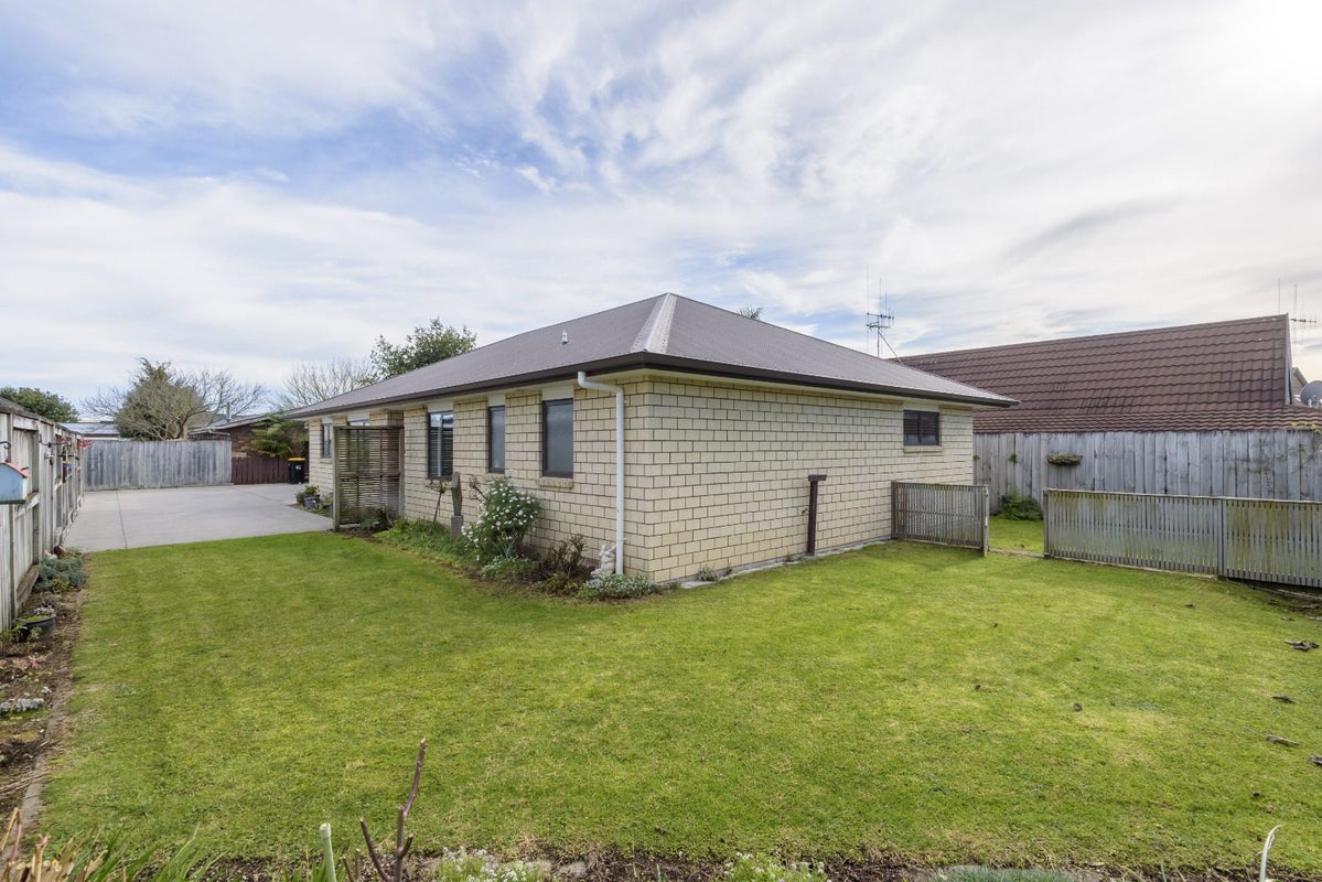 35 Raleigh Street, Leamington, Cambridge - Carousel 2