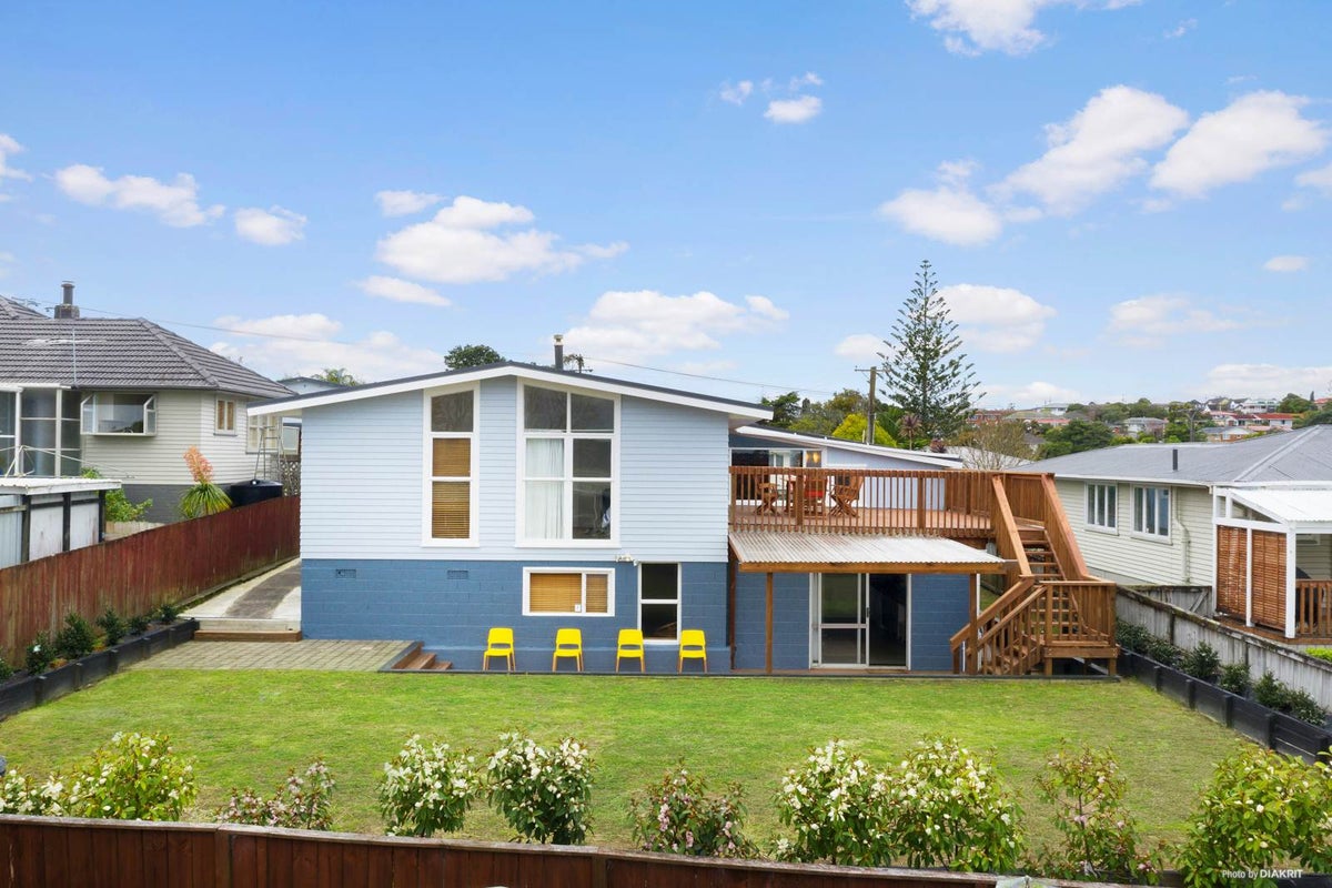 37 Rosamund Avenue, New Windsor, Auckland - Carousel 2