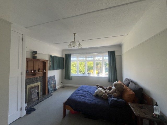 33 Donald Street, Karori, Wellington - Carousel 1