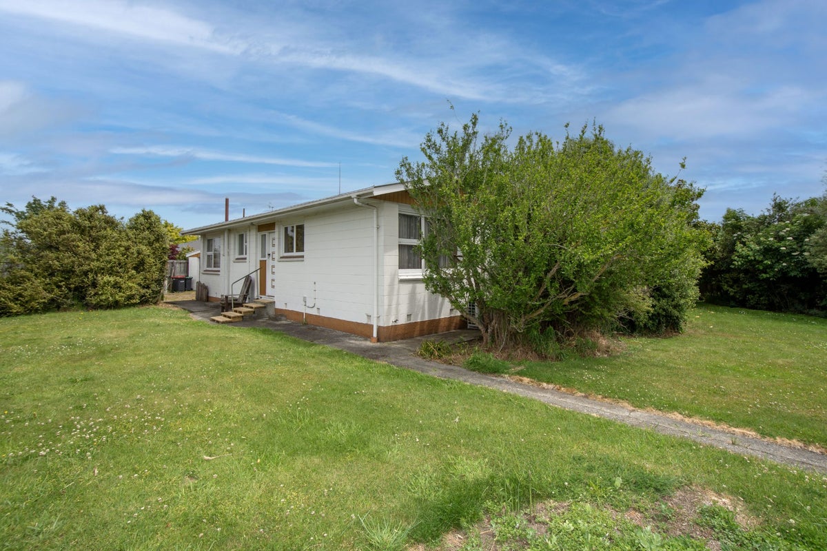 7A Aztec Place, Redwood, Christchurch - Carousel 1