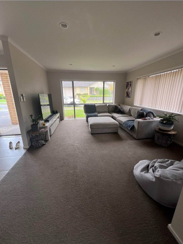 48 Salford Crescent, Flat Bush, Auckland - Carousel 5