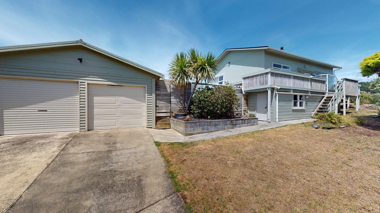 40 Kahukura Avenue, Waitarere Beach, Levin - Carousel 2
