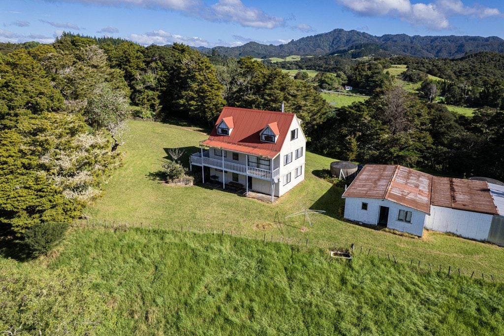3118 Russell Road, Punaruku, Hikurangi - Carousel 33