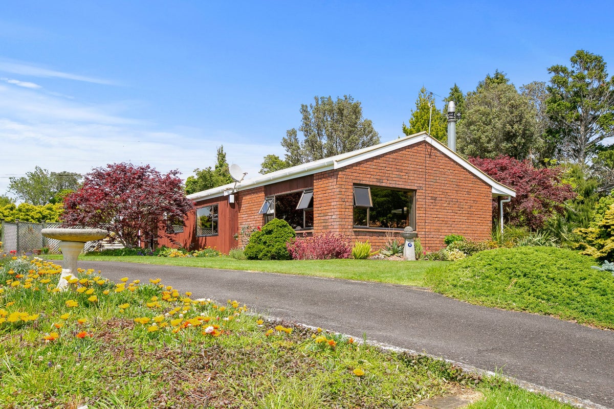 44 Ridgewood Drive, Ridgewood, New Plymouth - Carousel 2