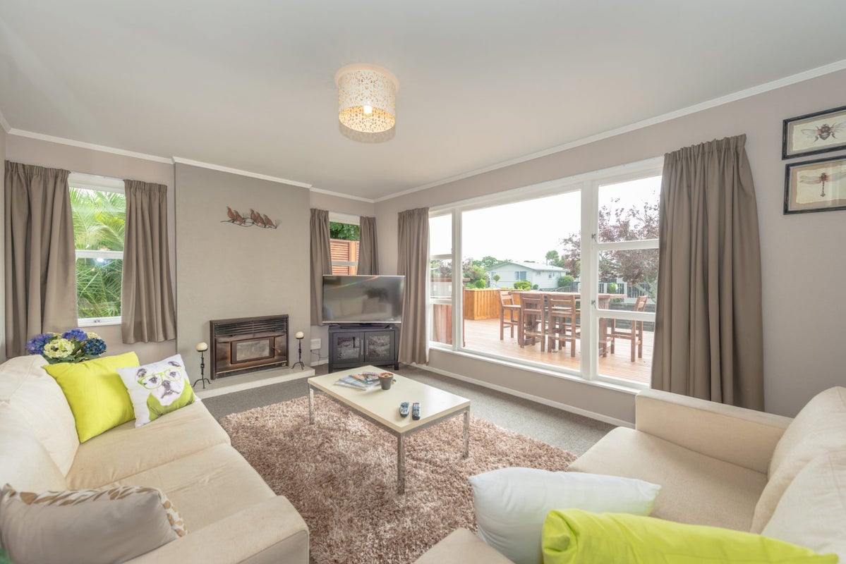 13 Clematis Avenue, Pukete, Hamilton - Carousel 2