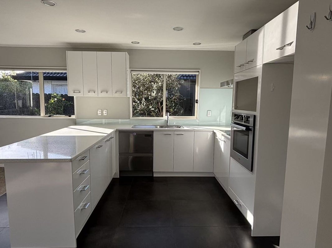 27 Windsong Court, Northpark, Auckland - Carousel 2