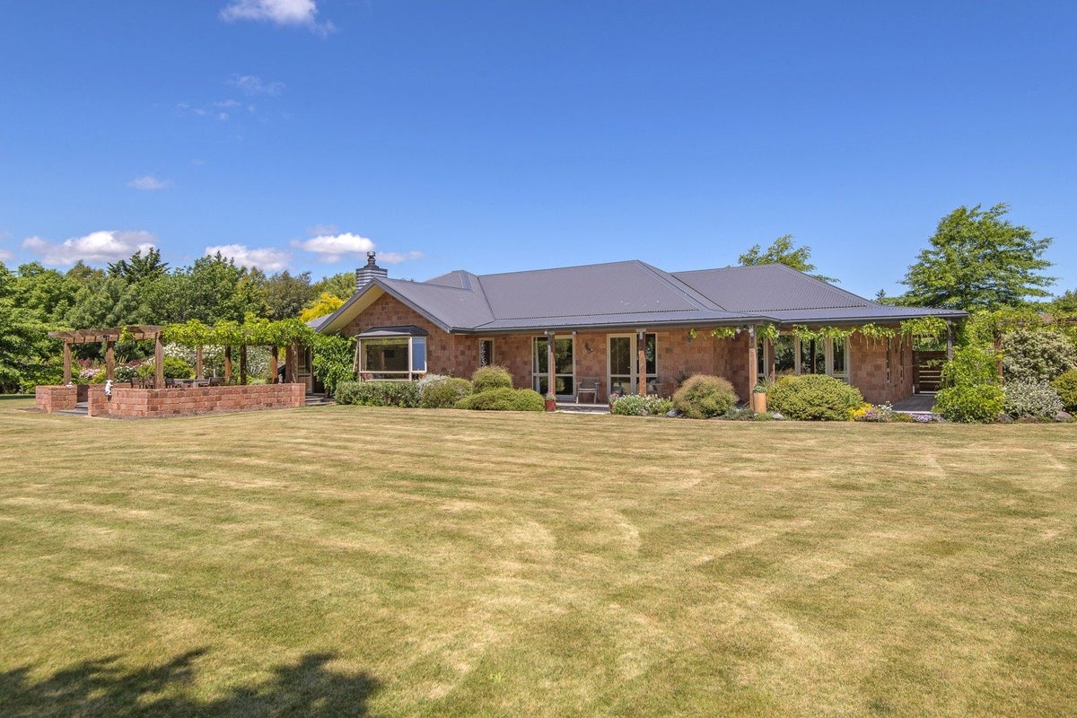 76 Tancreds Road, Christchurch - Carousel 2