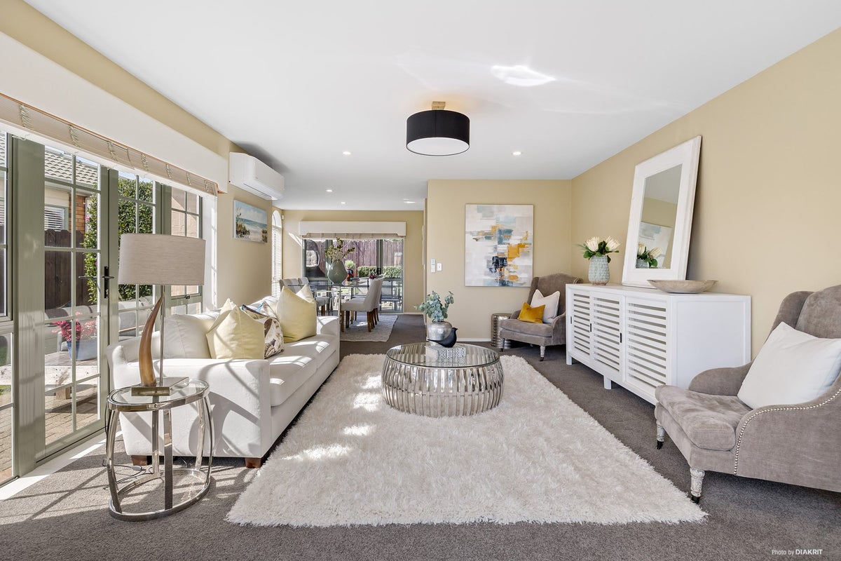 18 Caldbeck Rise, Northpark, Auckland - Carousel 2