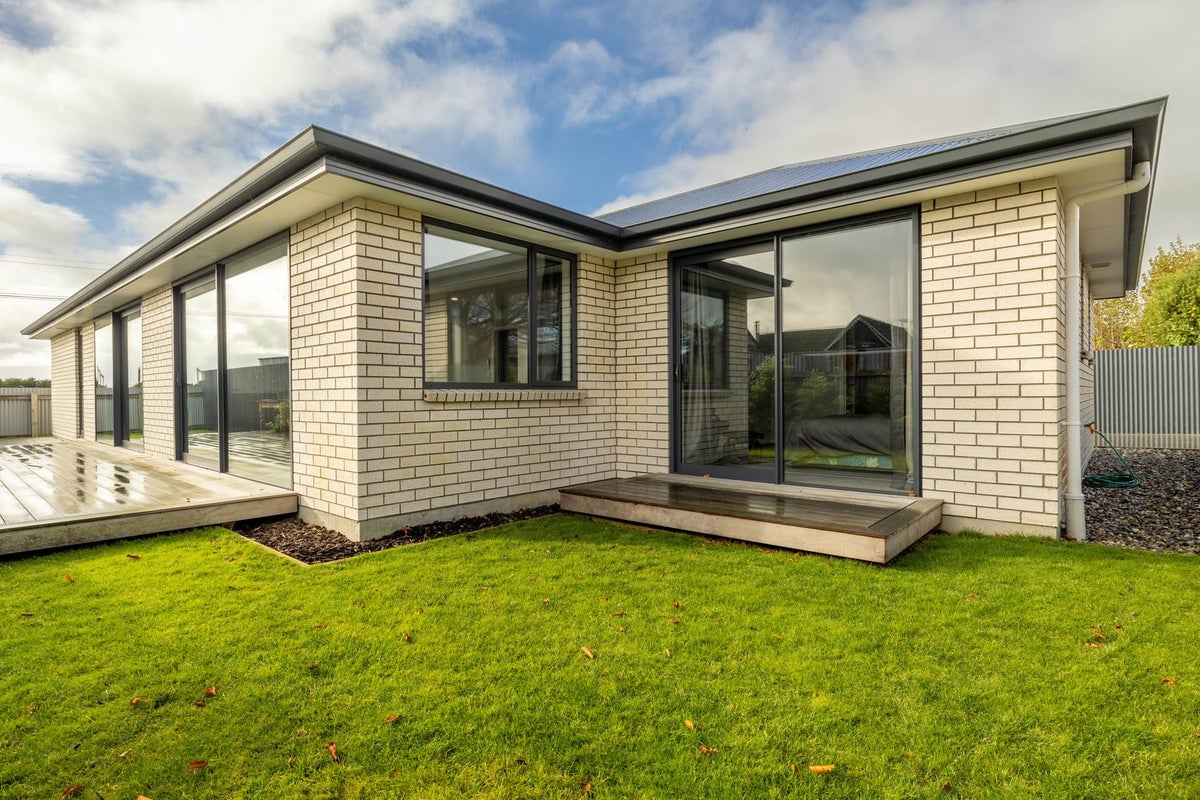 79 Severn Street, Clifton, Invercargill - Carousel 2