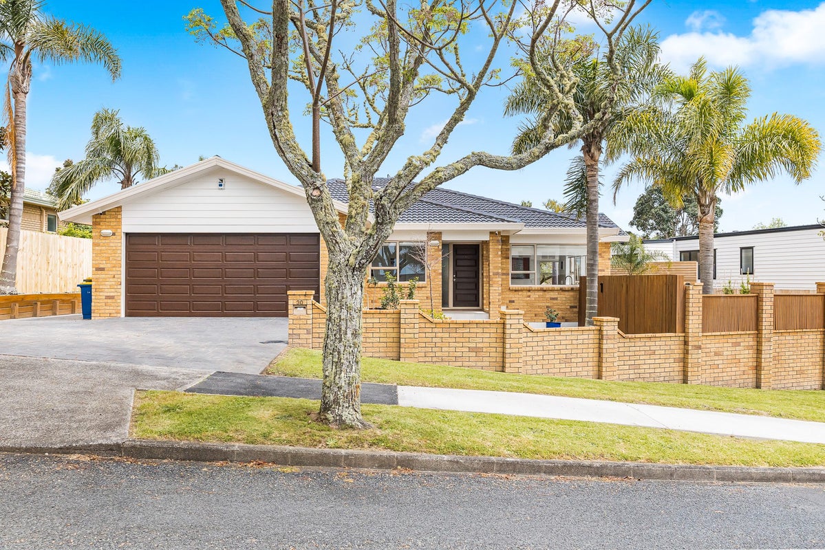 30 Vermeer Place, West Harbour, Auckland - Carousel 1
