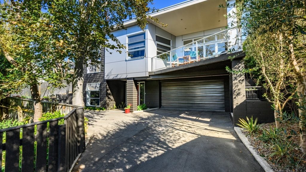 1 Kensington Mews, Hokowhitu, Palmerston North - Carousel 1