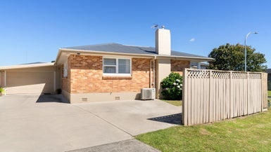 25 Freyberg Street, Otumoetai, Tauranga - Carousel 1