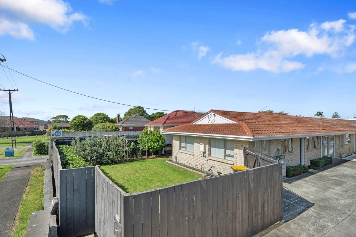 8/42 Wintere Road, Papatoetoe, Auckland - Carousel 25