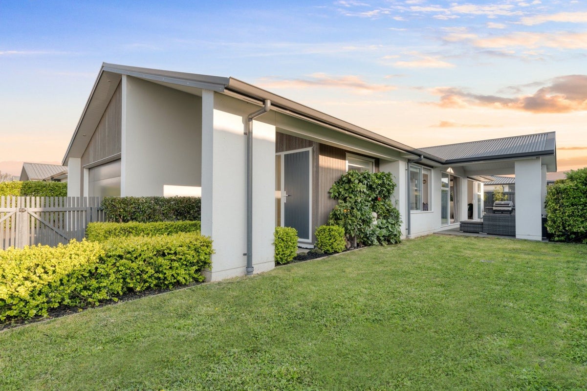70 Penetaka Heights, Pyes Pa, Tauranga - Carousel 1