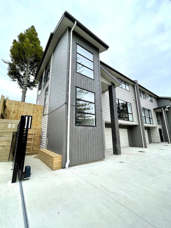 248A Whitney Street, Blockhouse Bay, Auckland - Carousel 1