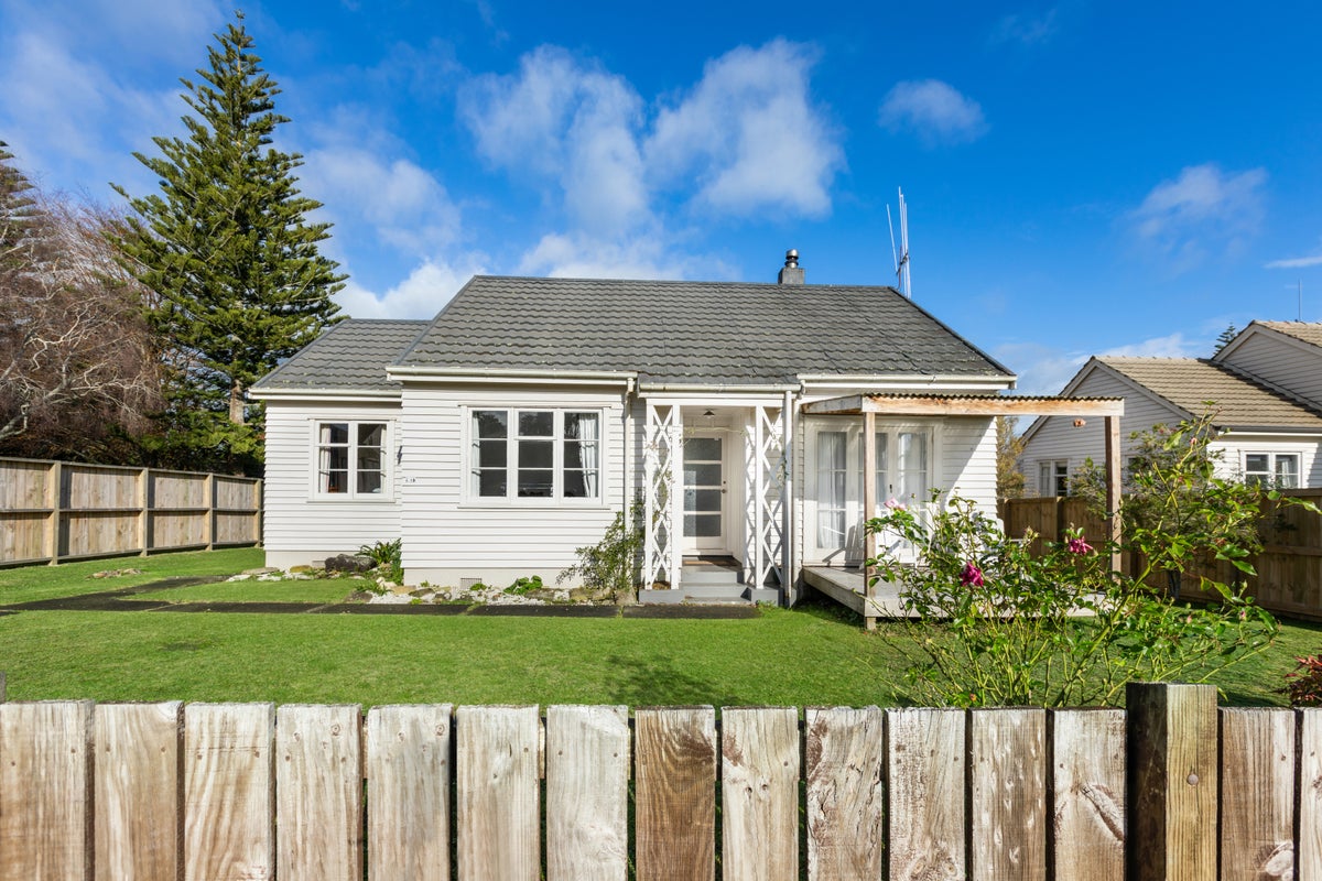 386 Ariki Street, Karapiro, Cambridge - Carousel 1