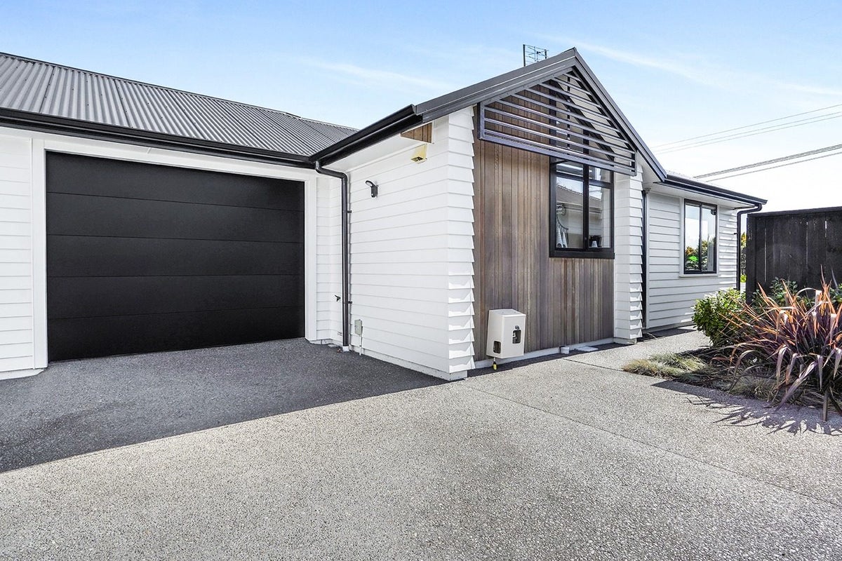 3/81 Storey Avenue, Forest Lake, Hamilton - Carousel 1