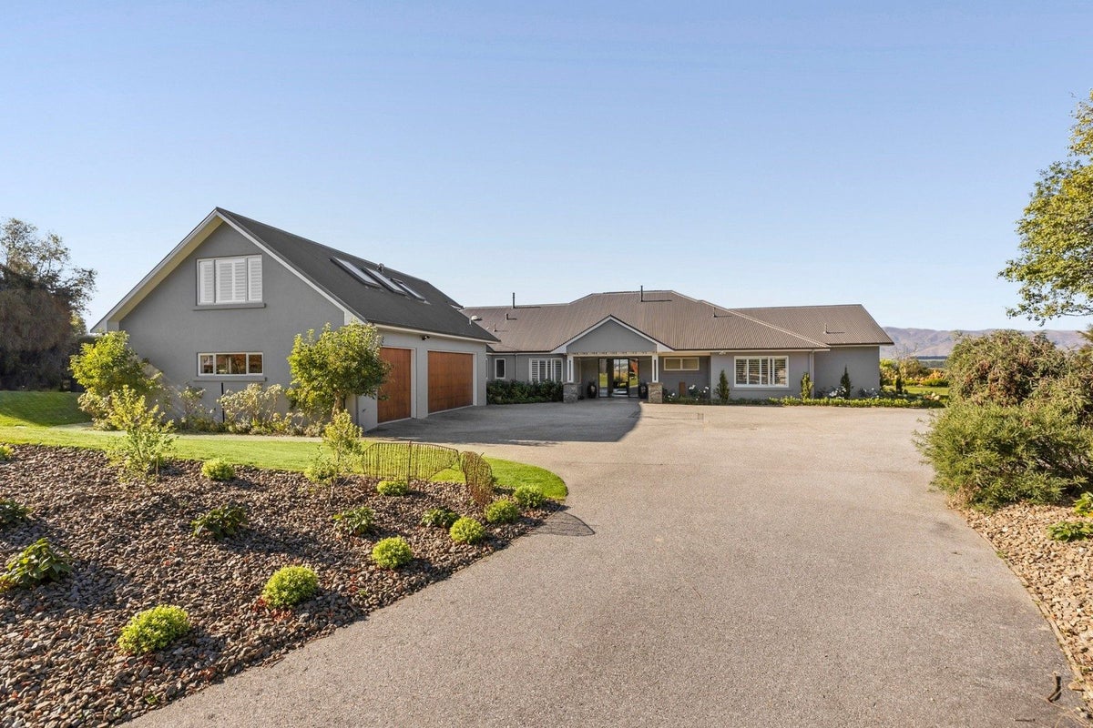 31 Matheson Crescent, Albert Town, Wanaka, Otago - Carousel 1