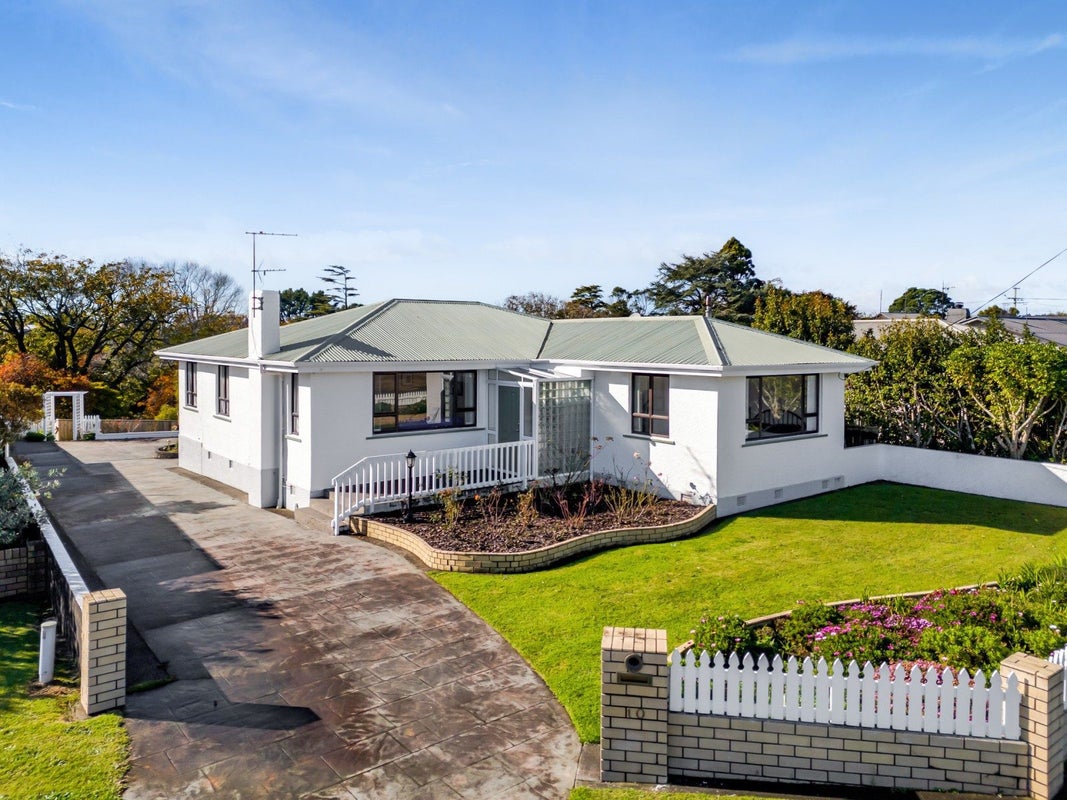 10 Hurdon Street, Hurdon, New Plymouth - Carousel 2