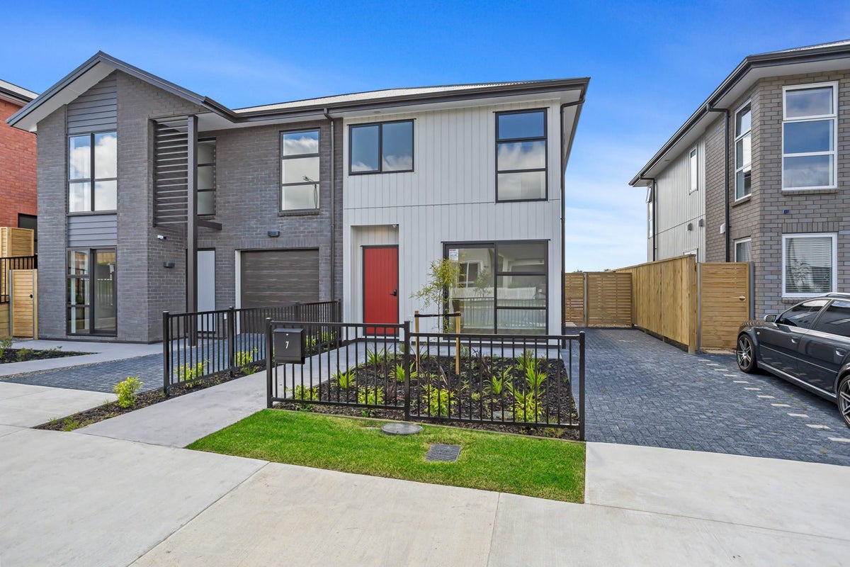7 William Calvert Drive, Swanson, Auckland - Carousel 1