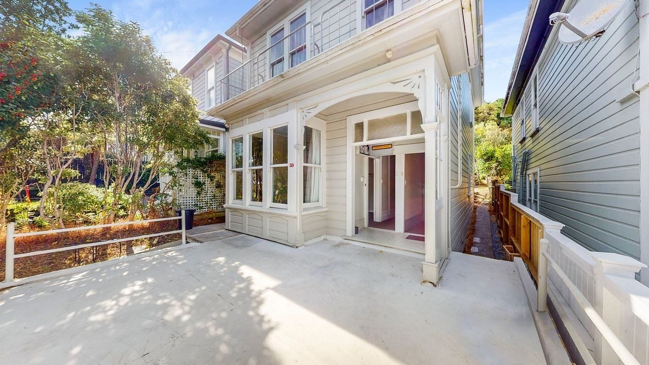 39 Grove Road, Kelburn, Wellington - Carousel 1