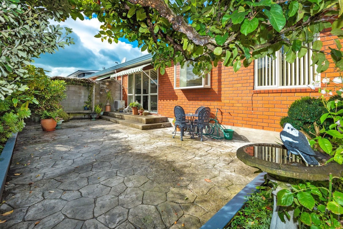1/114 Beresford Street, New Brighton, Christchurch - Carousel 1