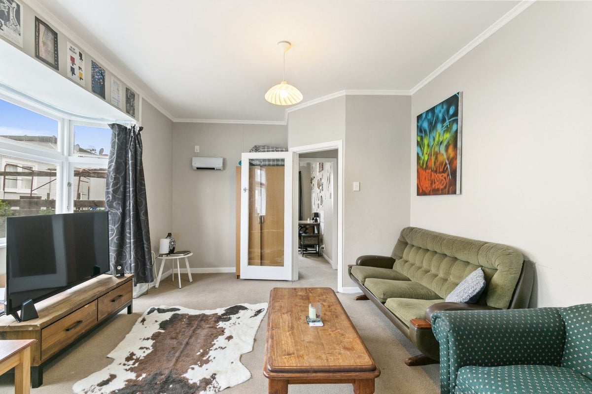 16 Princess Street, Newtown, Wellington - Carousel 2