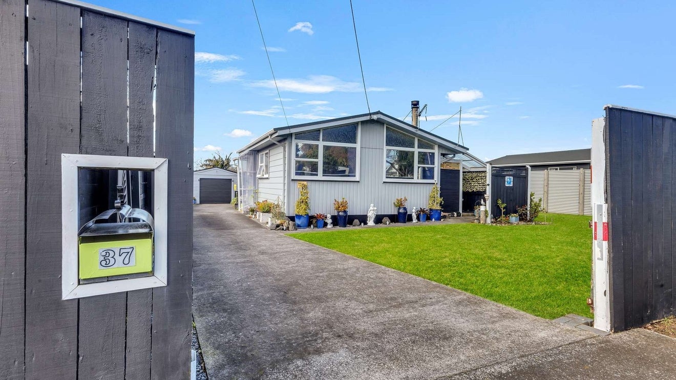 37 Fairfield Road, Hawera - Carousel 1