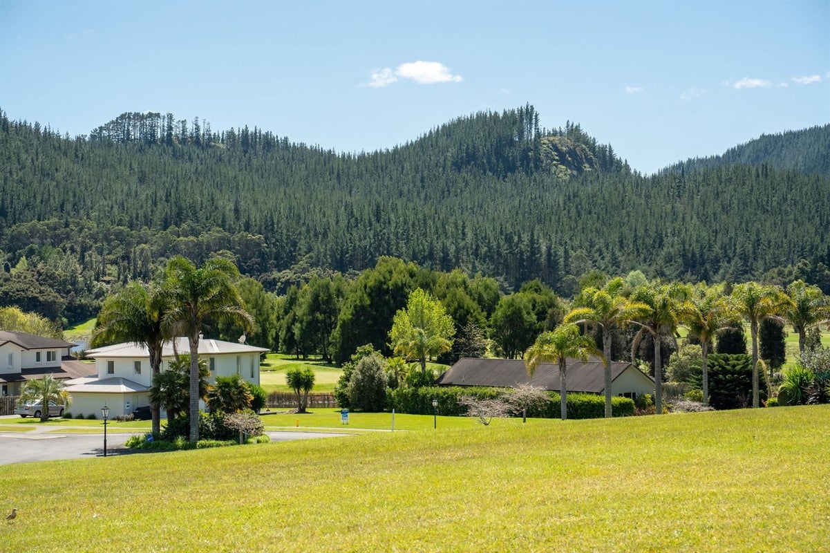 11 Sanctuary Cove, Pauanui - Carousel 1