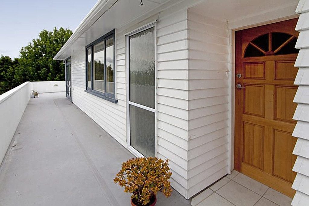 8 Jellicoe Road, Murrays Bay, Auckland - Carousel 1